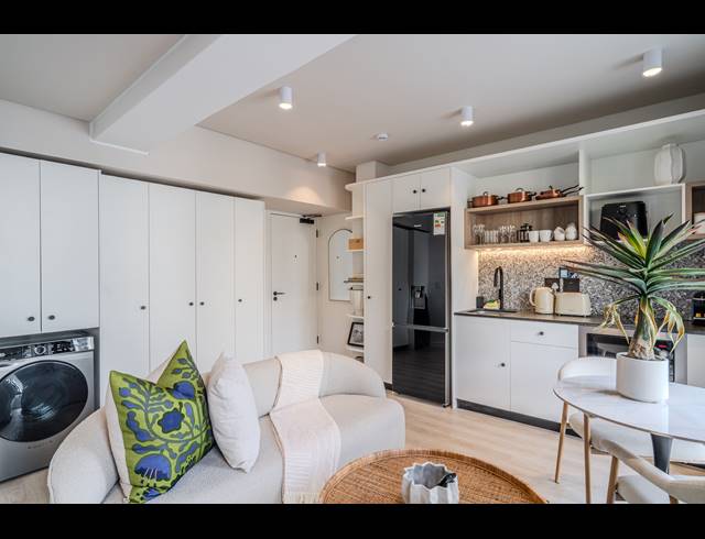 0.5 BEDROOM APARTMENT FOR SALE IN CAPE TOWN CITY CENTRE